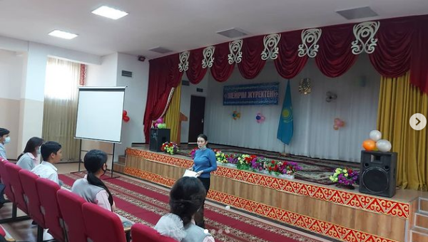 Мектеп парламентімен жиналыс өткізілді