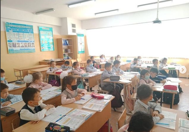 Адал ұрпақ еріктілер клубының мүшелері 1-2 сыныптарға Қазақстан Республикасының Тәуелсіздігіне 30 жылдығына орай түсіндіру жұмыстарын жүргізді